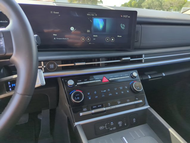 Used 2024 Hyundai Santa Fe Limited image 14