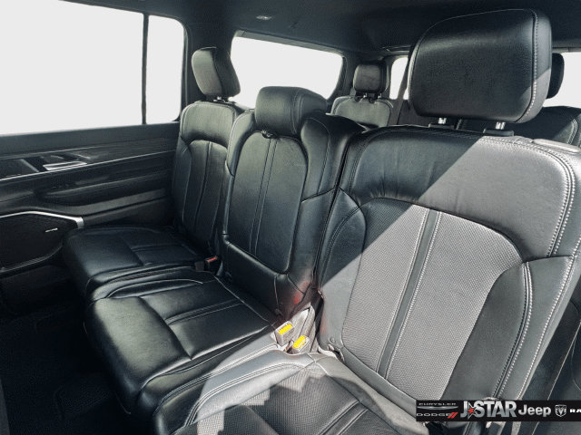 Used 2022 Jeep Wagoneer Series III AWD/4WD image 20