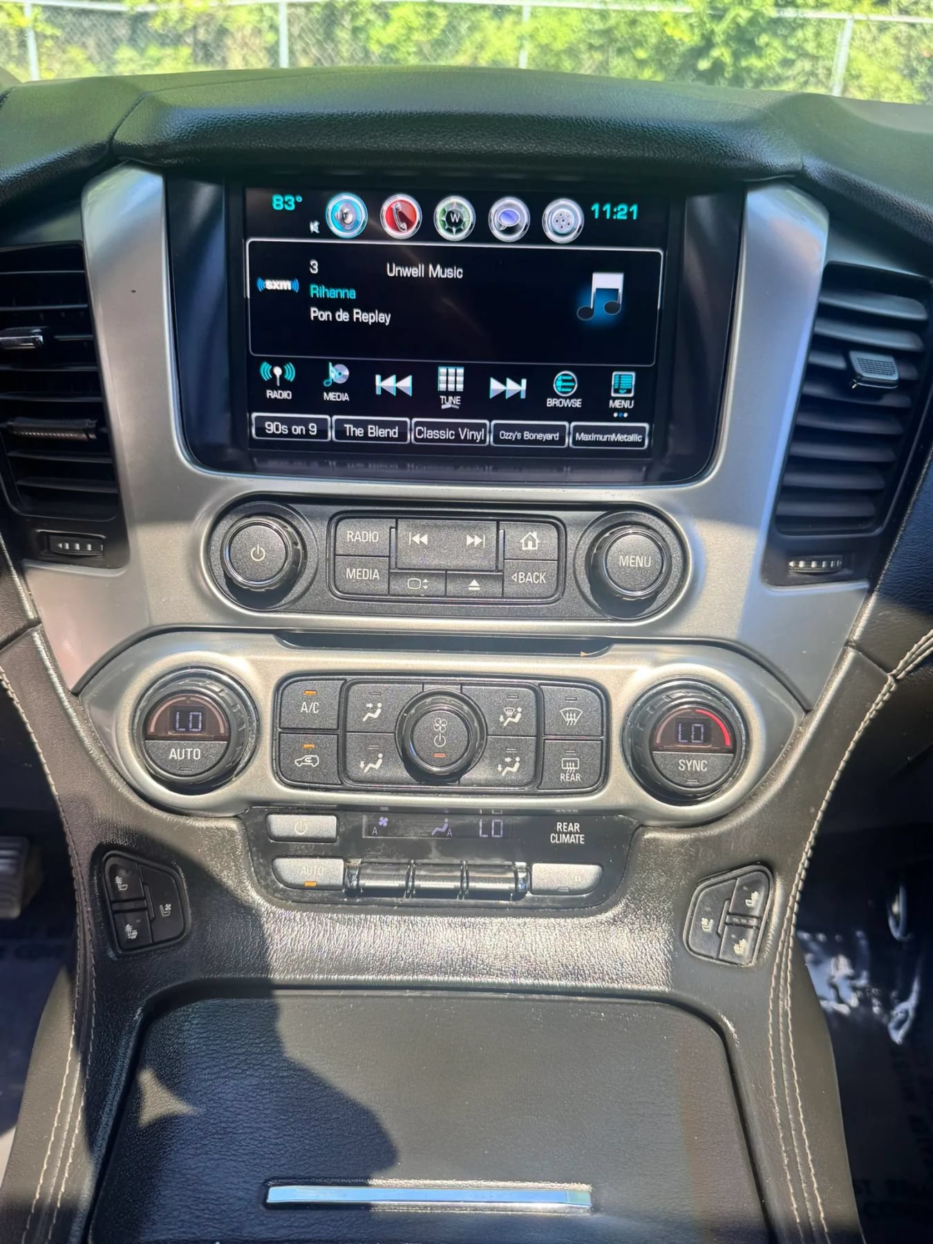 Used 2019 Chevrolet Suburban Premier RWD image 18