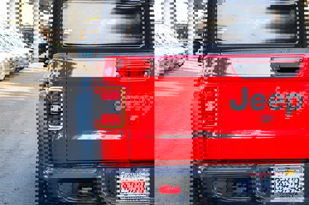 Used 2020 Jeep Gladiator Rubicon image 9