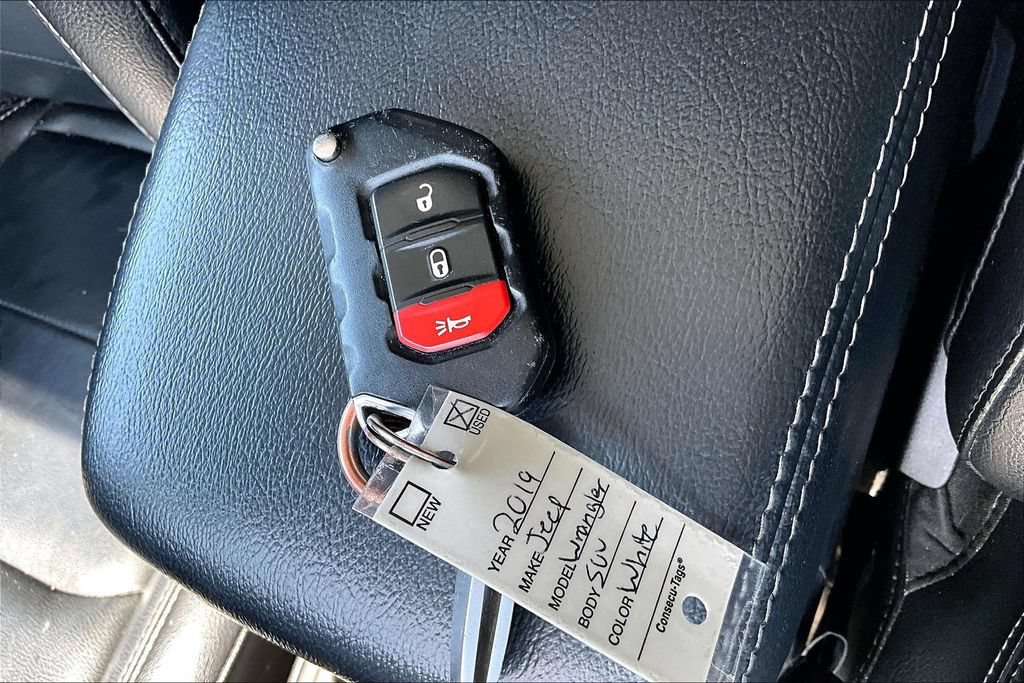 Certified 2019 Jeep Wrangler Unlimited Sahara AWD/4WD image 24