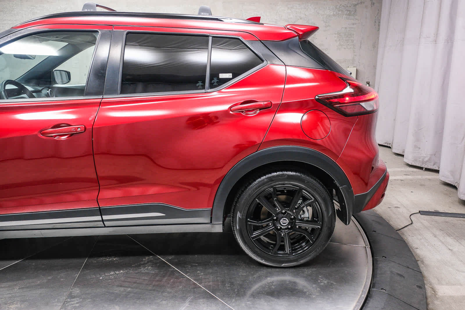 Used 2021 Nissan Kicks SR w/ SR Premium Package FWD image 8