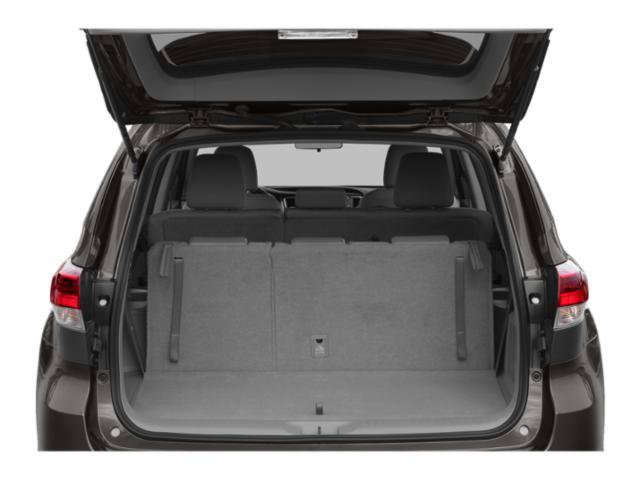 Used 2019 Toyota Highlander LE w/ Carpet Mat Package (TMS) image 11