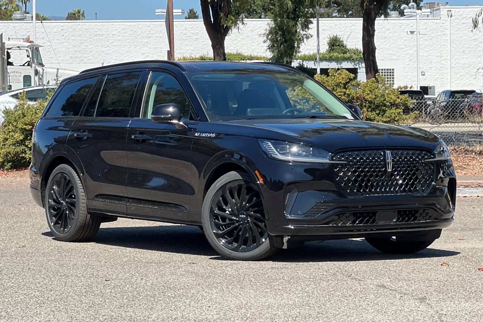 New 2026 Lincoln Aviator Reserve AWD/4WD image 2