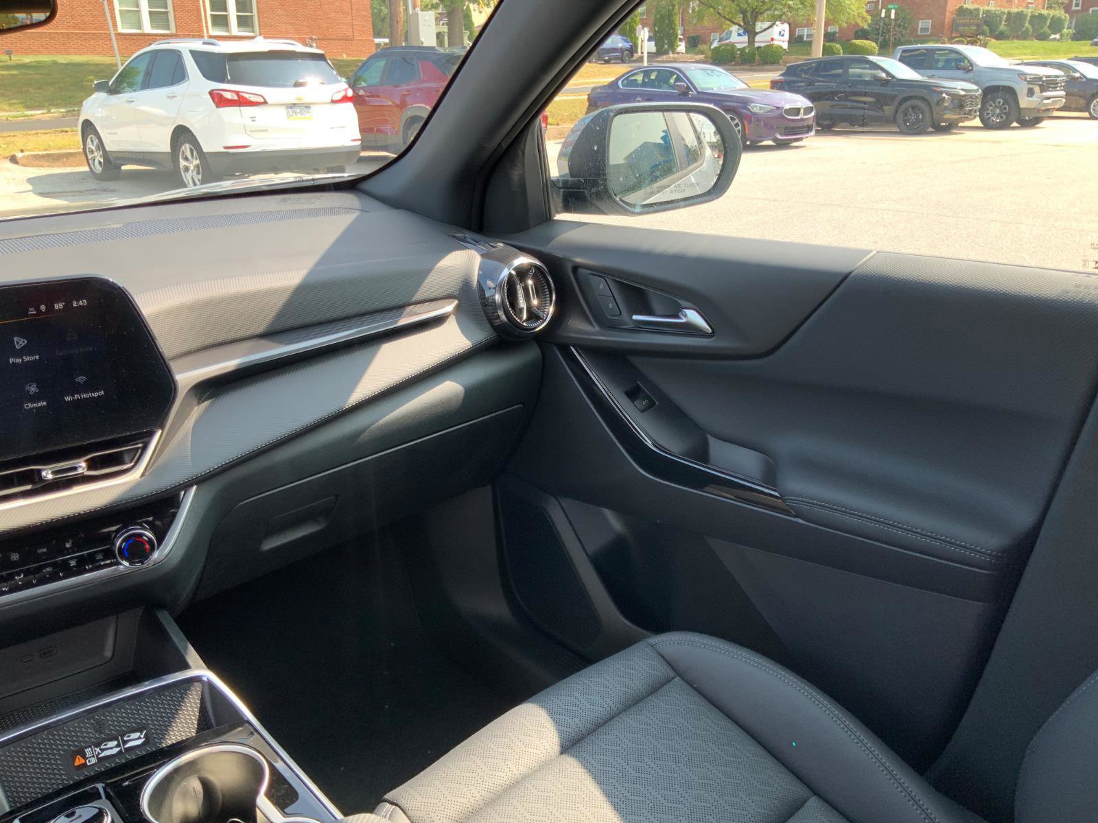 New 2026 Chevrolet Equinox LT w/ Convenience Package II image 15