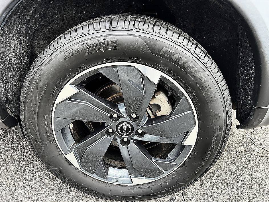 Certified 2024 Nissan Rogue SV AWD/4WD image 10