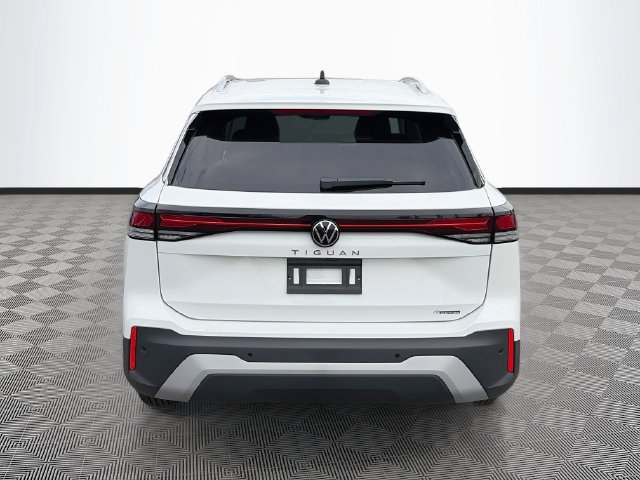New 2026 Volkswagen Tiguan S AWD/4WD image 6