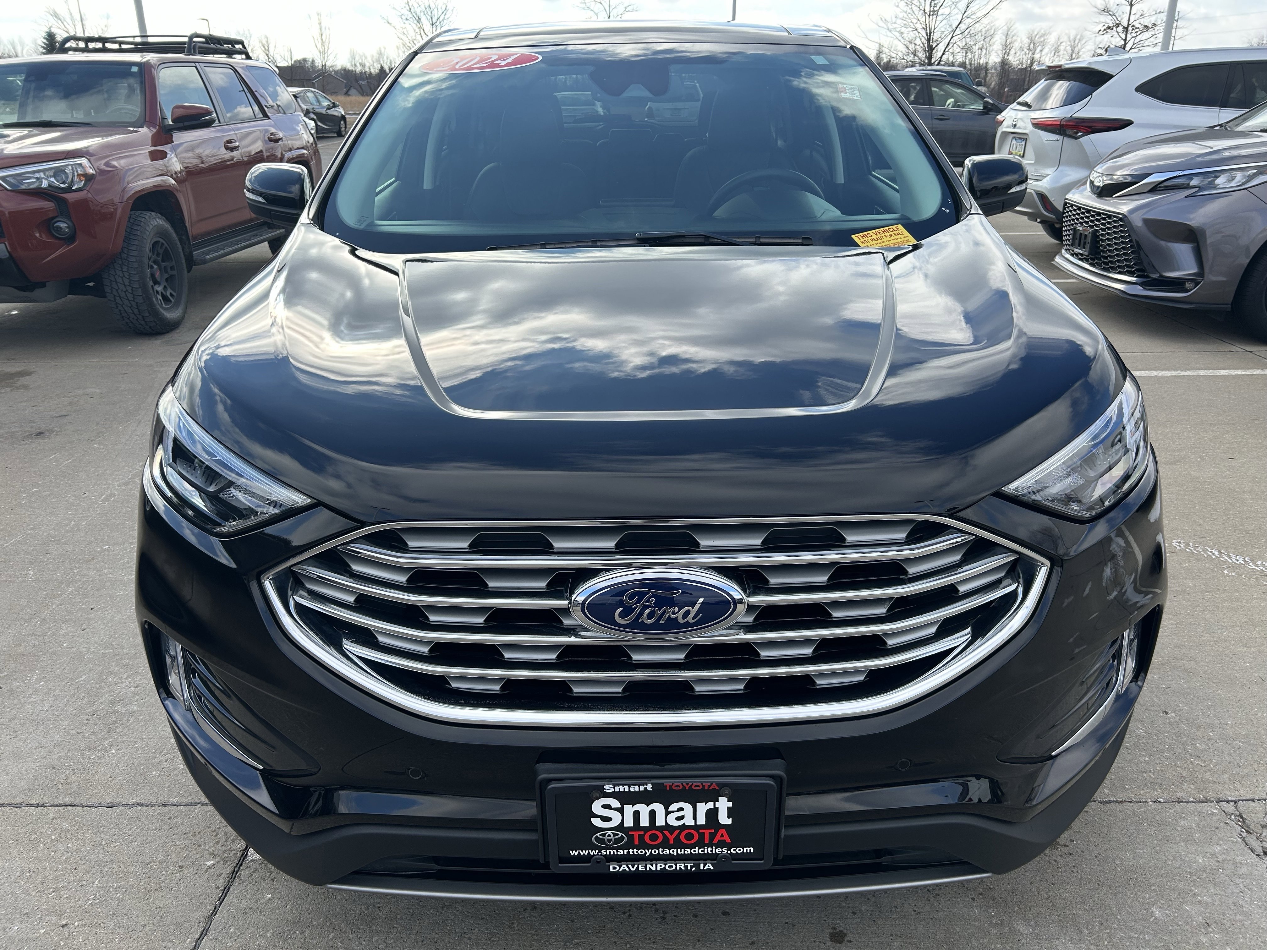 Used 2024 Ford Edge Titanium image 2