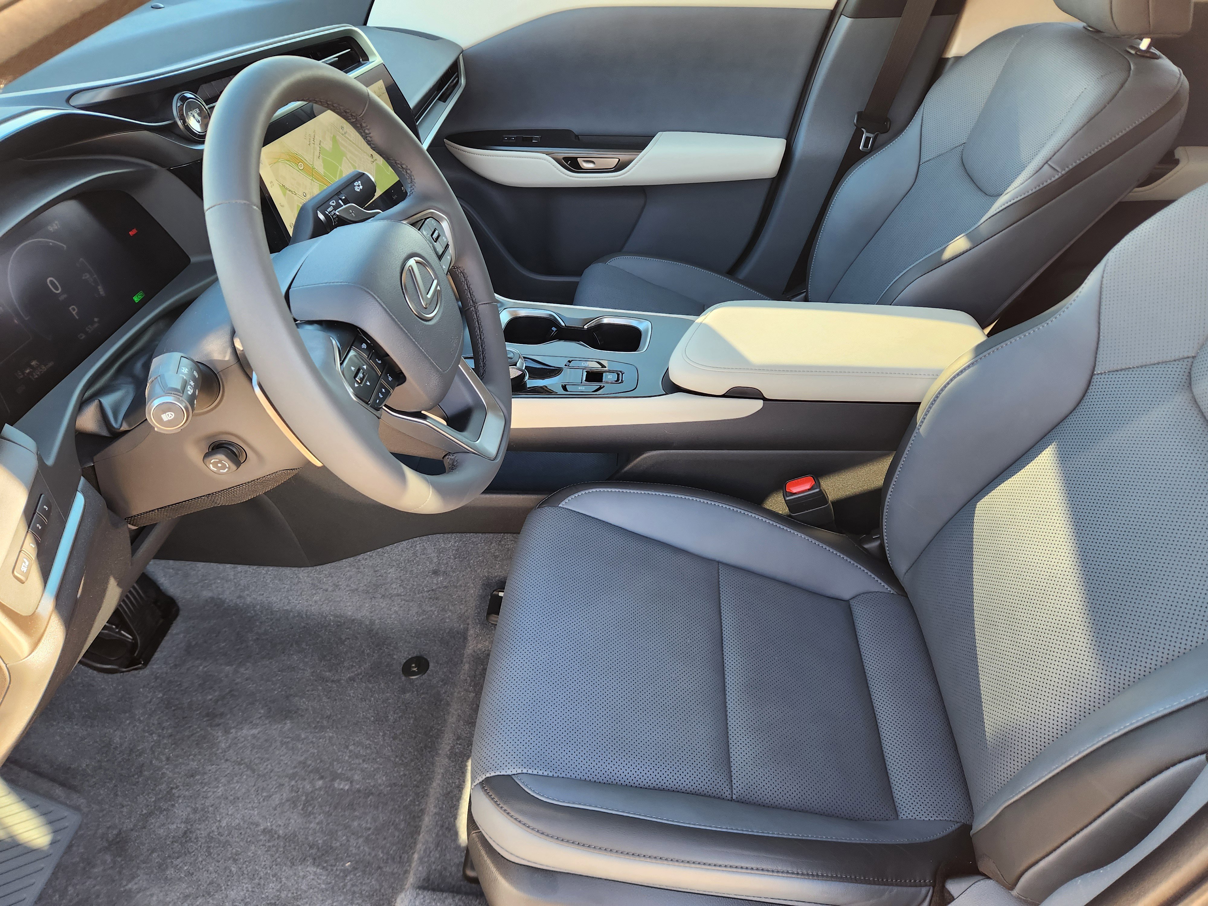 Used 2024 Lexus RZ 450e Premium image 14