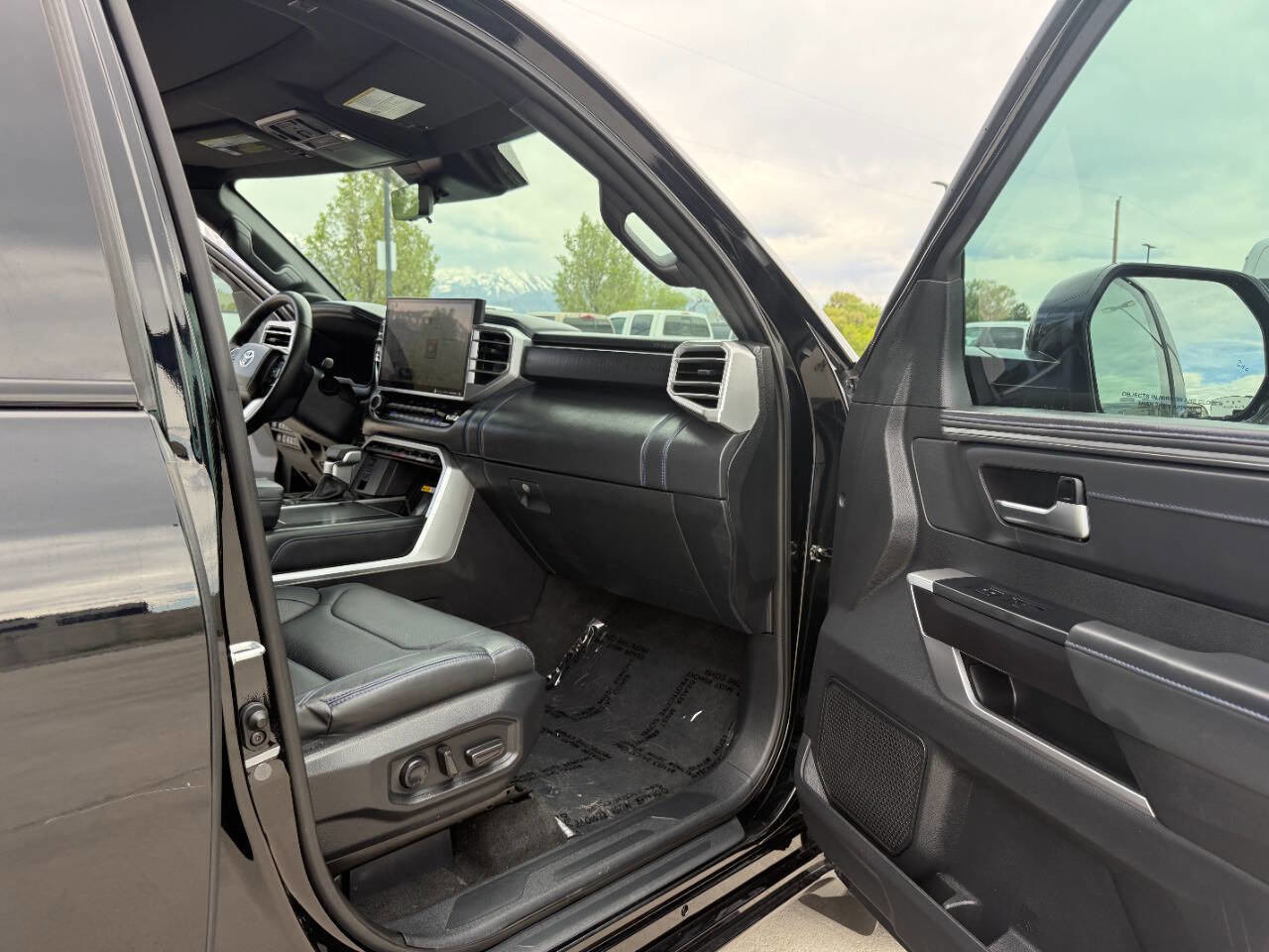 Used 2024 Toyota Sequoia Platinum AWD/4WD image 30