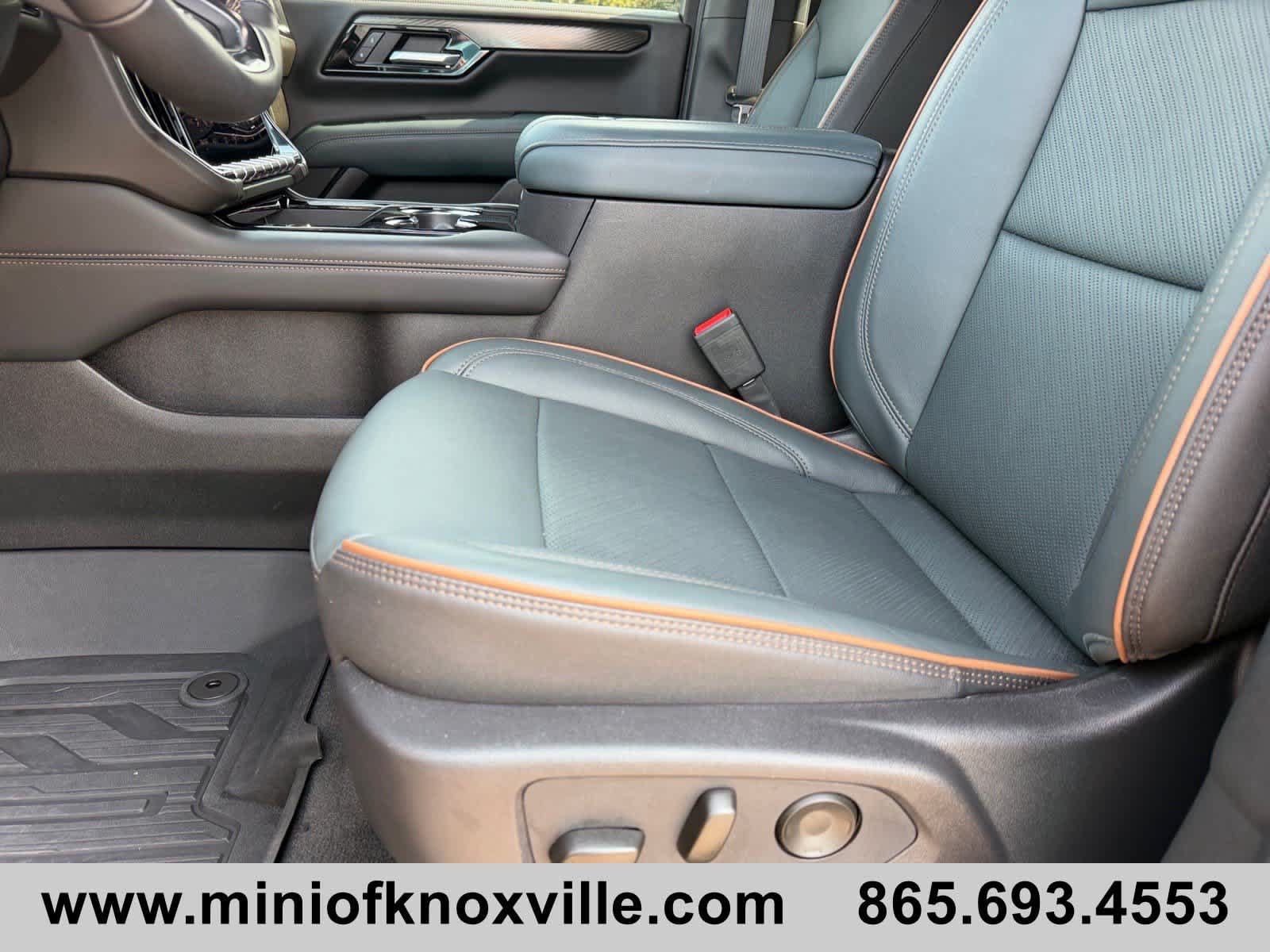 Used 2026 GMC Yukon XL AT4 AWD/4WD image 11