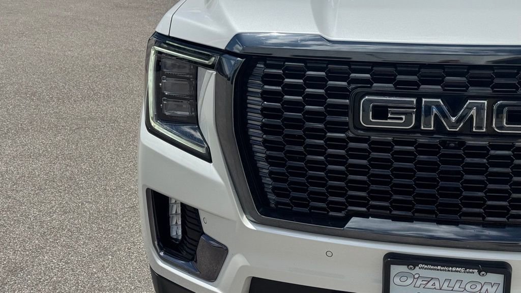 Used 2024 GMC Yukon Denali Ultimate w/ LPO, Floor Liner Package AWD/4WD image 6