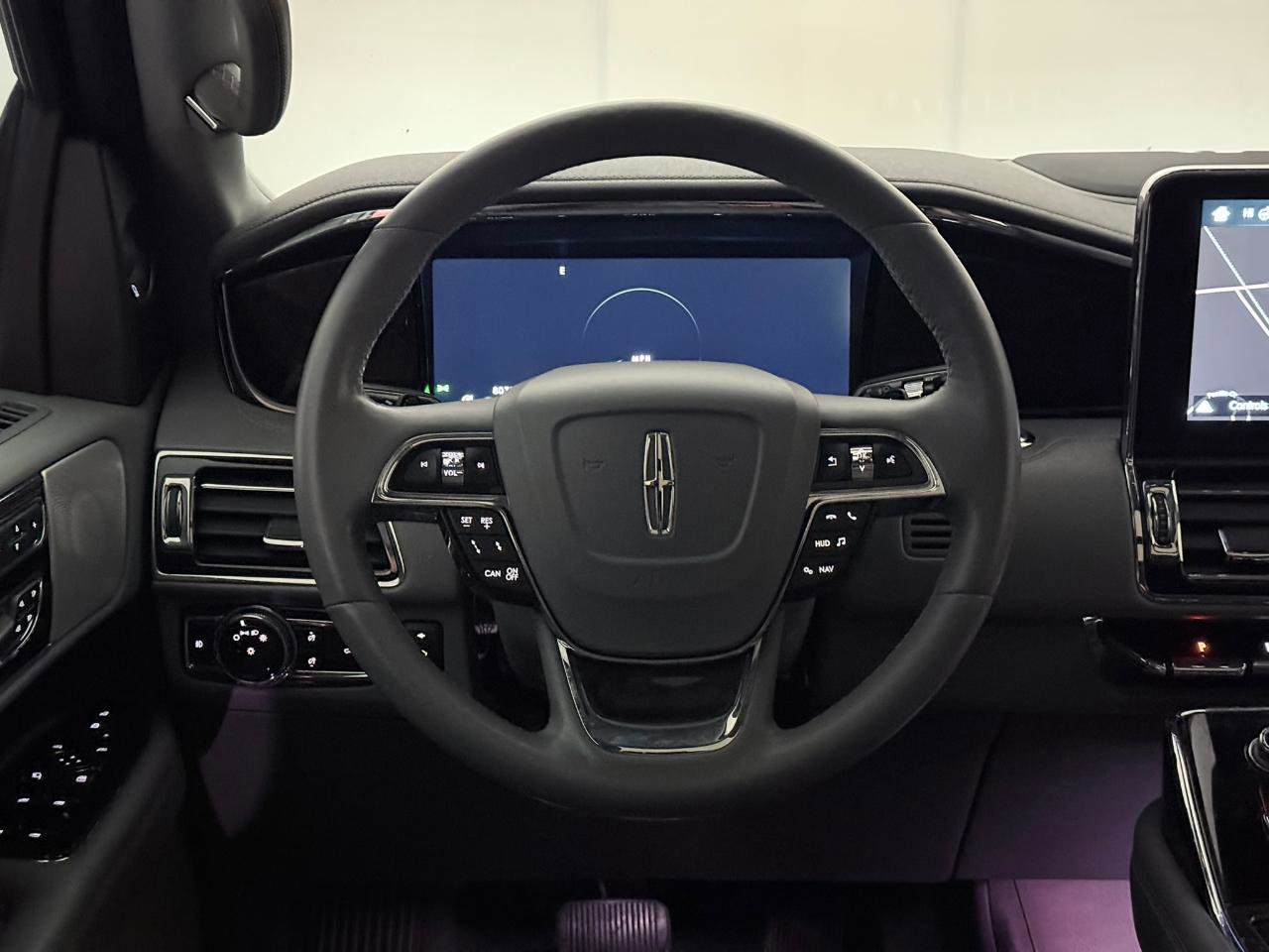 Used 2019 Lincoln Navigator Reserve image 31