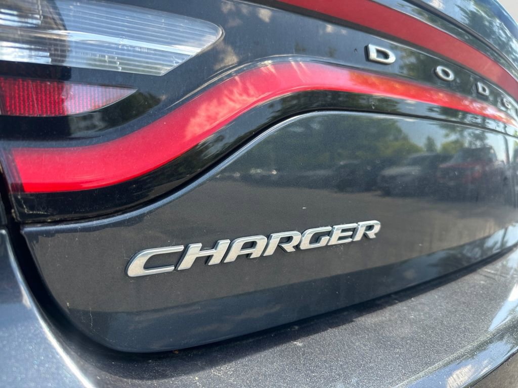 Used 2016 Dodge Charger SE RWD image 29