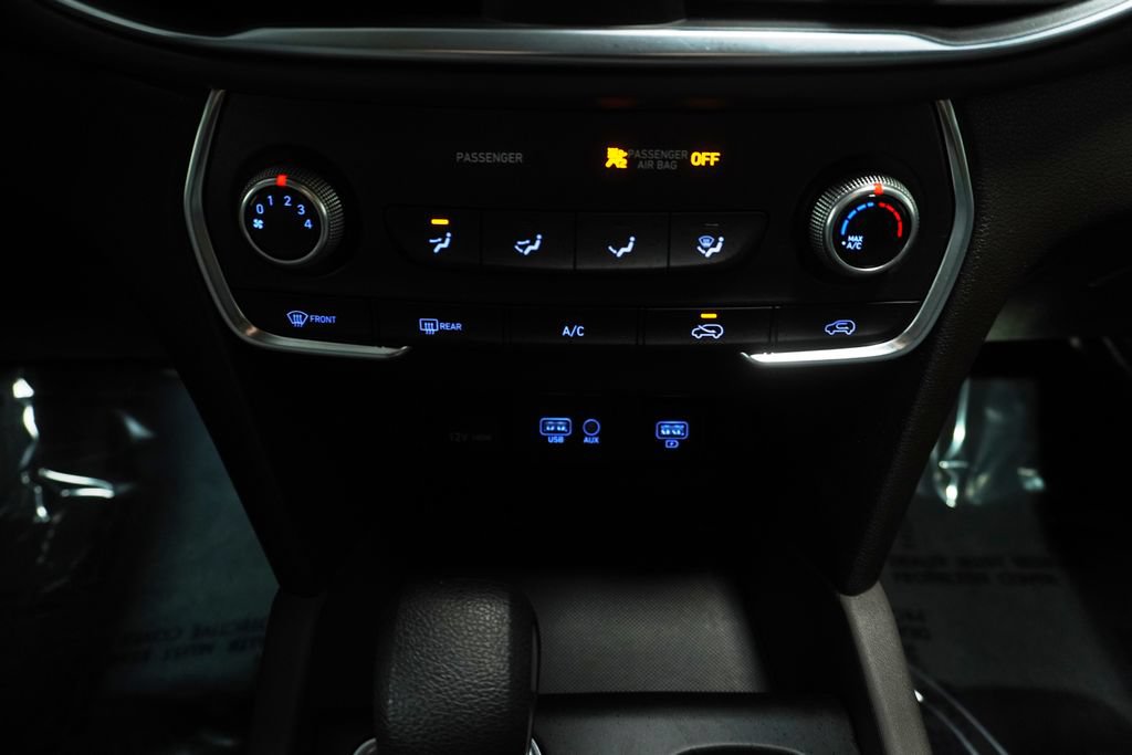 Used 2019 Hyundai Santa Fe SE AWD/4WD image 18