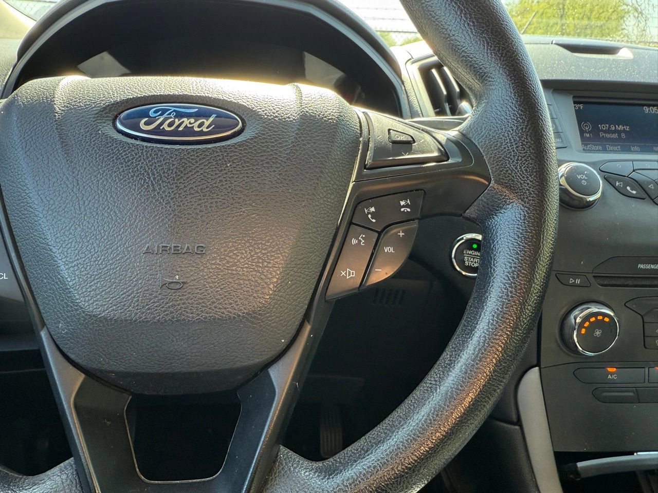Used 2015 Ford Edge SE FWD image 19