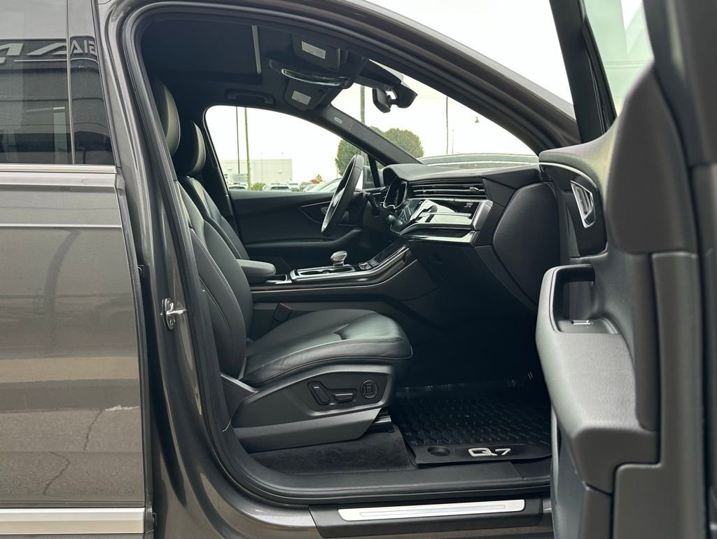 Used 2021 Audi Q7 2.0T Premium Plus w/ Executive Package image 32