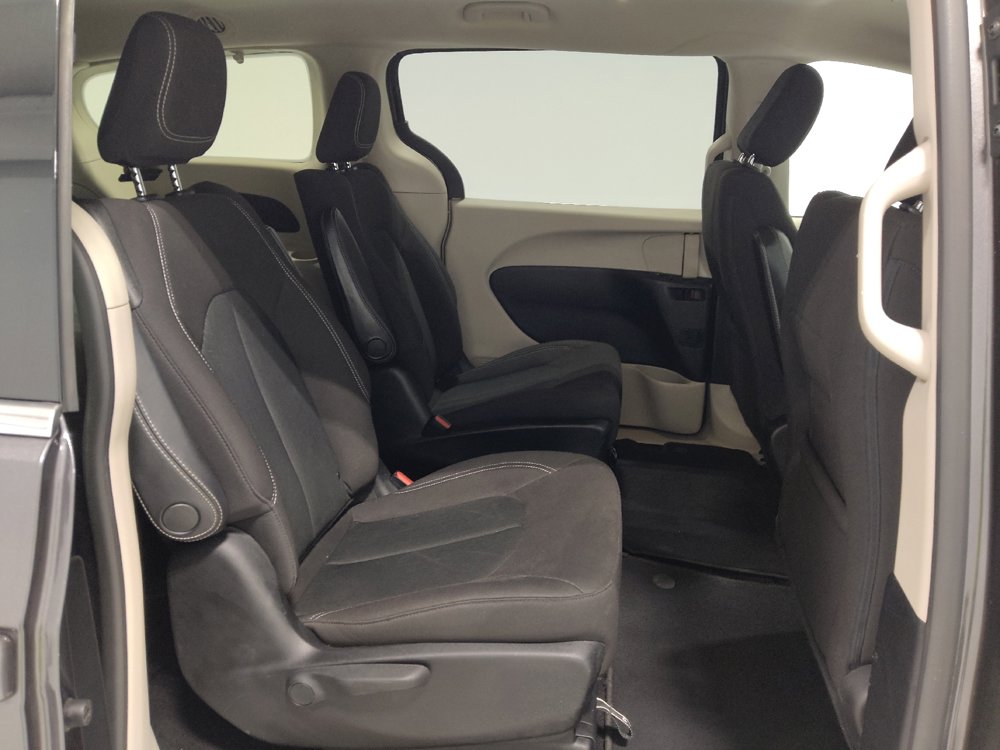 Used 2021 Chrysler Voyager LX FWD image 19