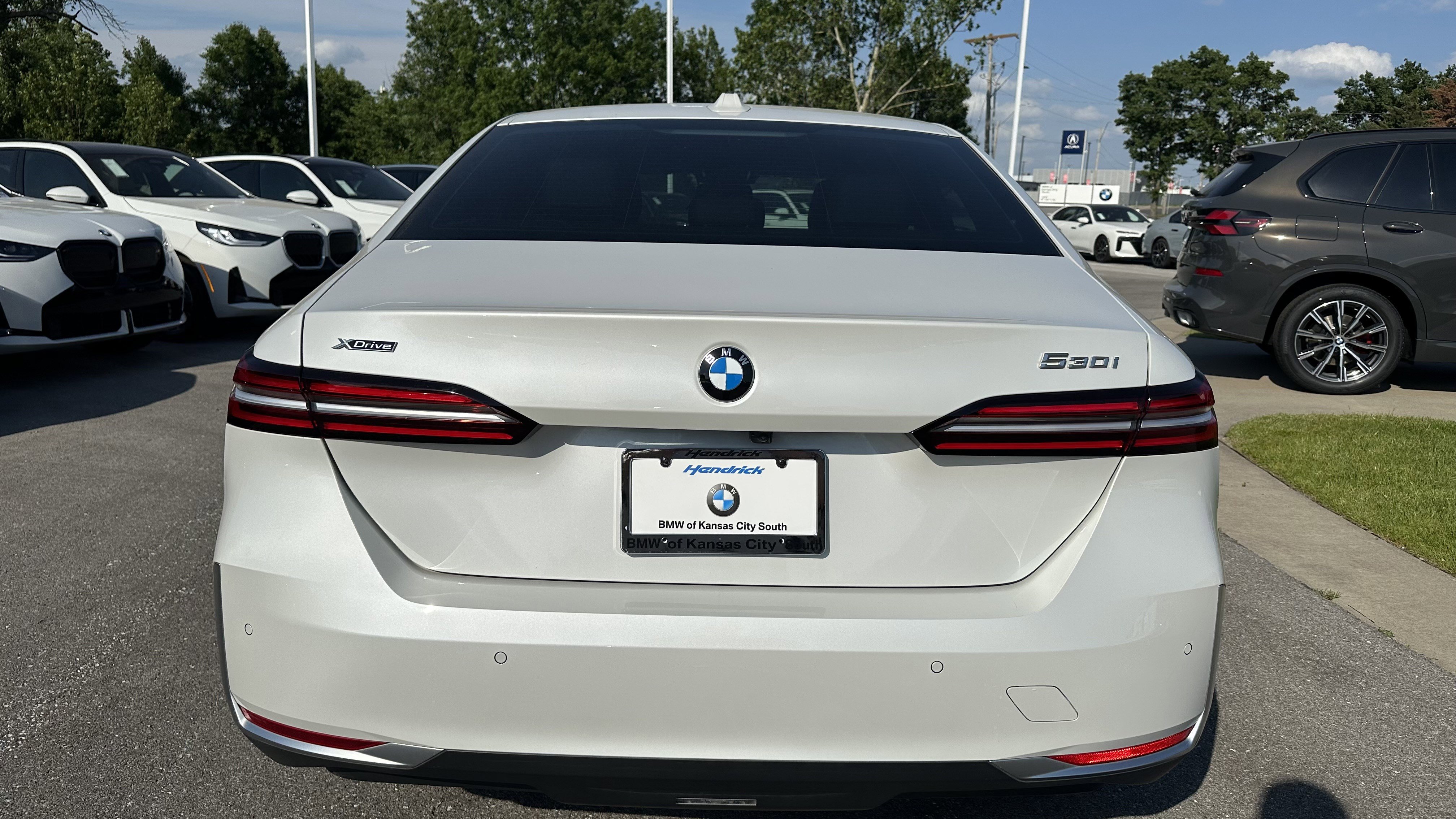 Certified 2024 BMW 530i xDrive w/ Premium Package AWD/4WD image 9