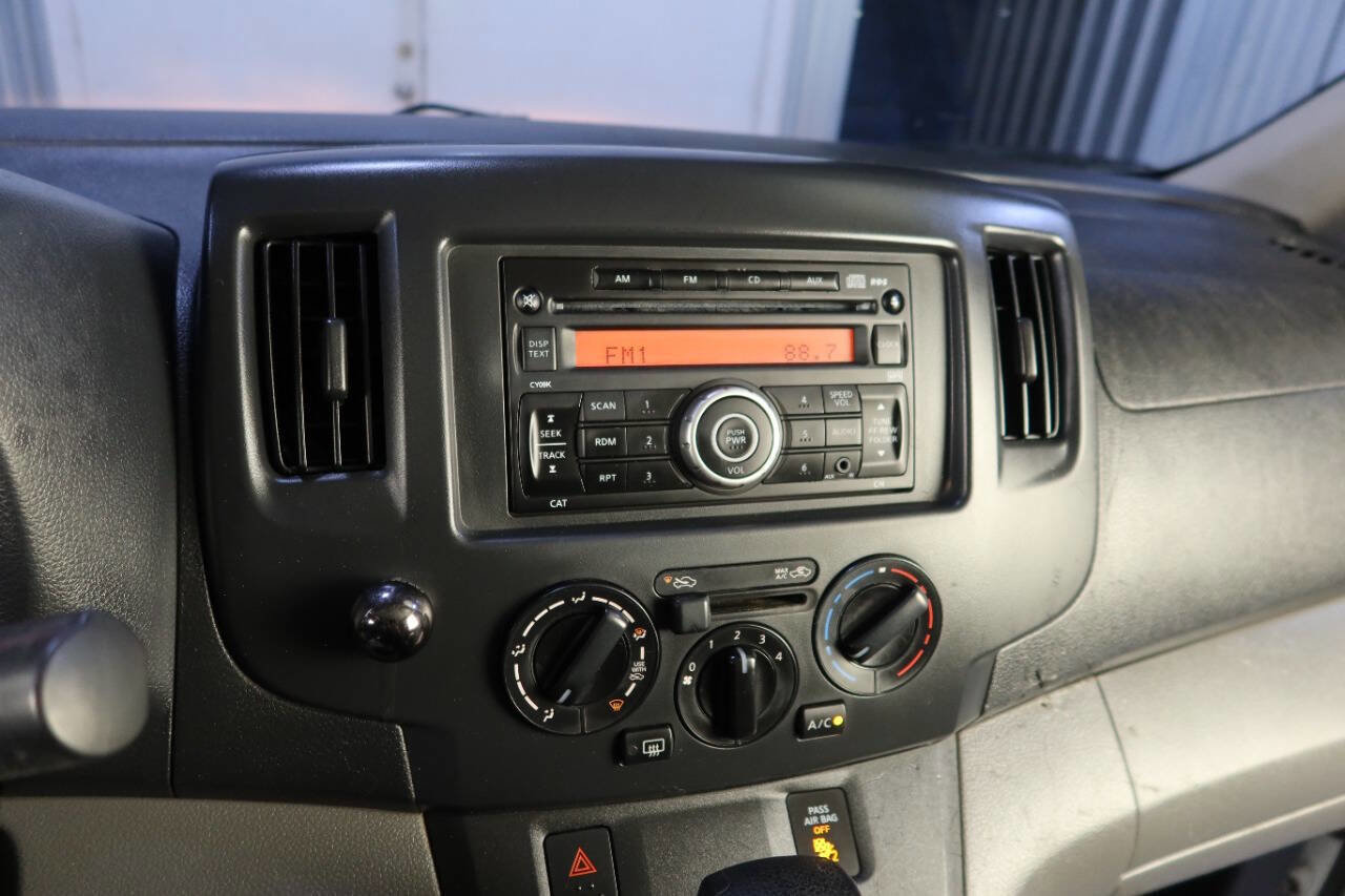 Used 2017 Nissan NV200 S w/ Back Door Glass Package FWD image 25