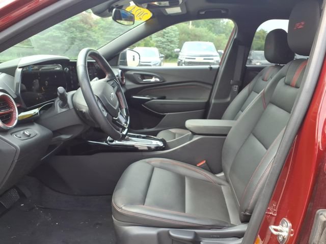Used 2024 Chevrolet Trax RS w/ Sunroof Package FWD image 12