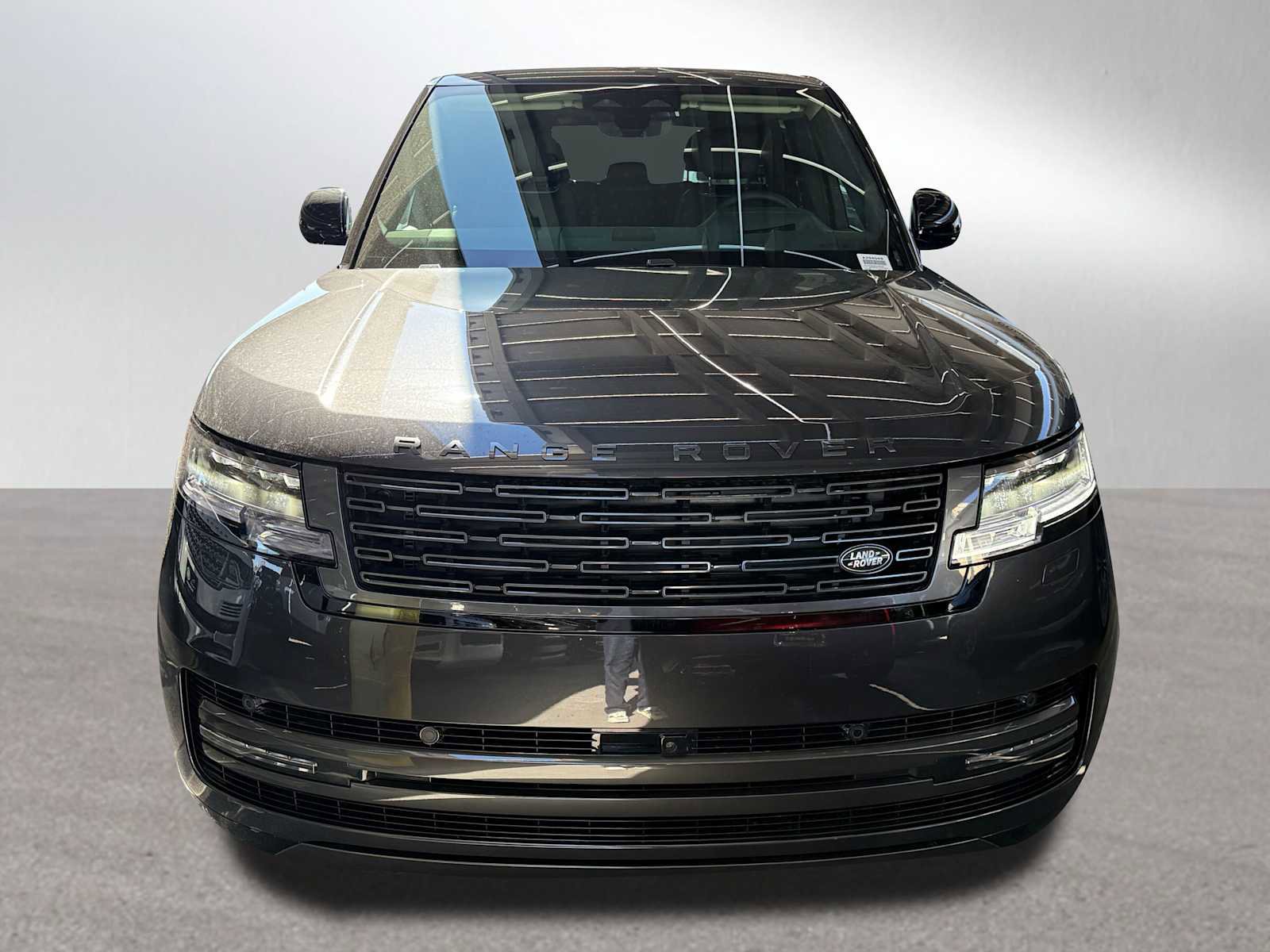 New 2025 Land Rover Range Rover Long Wheelbase SE image 2