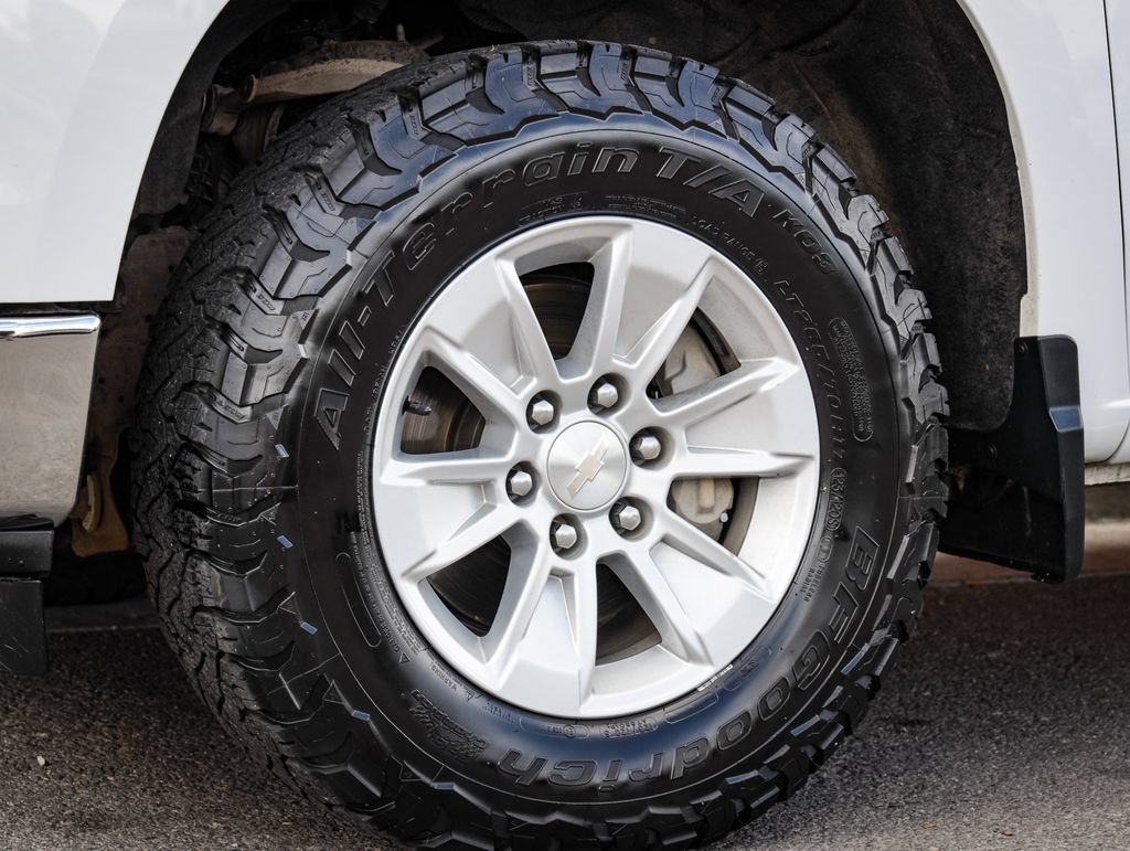 Used 2024 Chevrolet Silverado 1500 LT w/ Protection Package AWD/4WD image 11