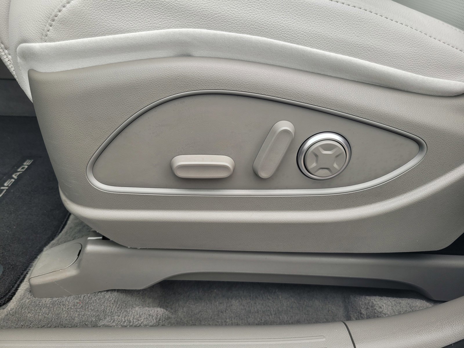 Used 2026 Hyundai Palisade Limited image 13