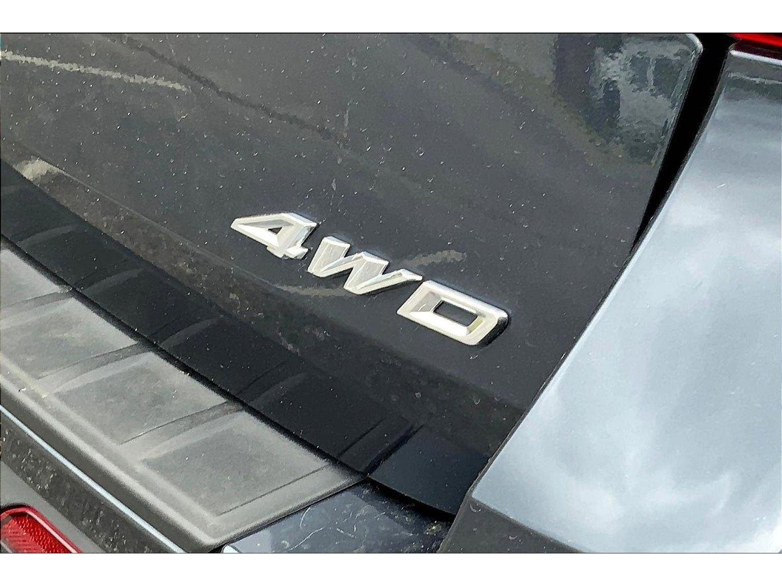 Used 2022 Ford Explorer XLT w/ Equipment Group 202A image 8