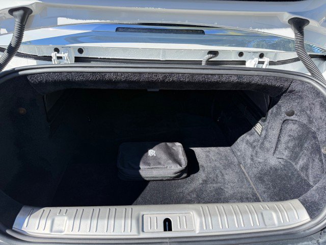 Used 2018 Rolls-Royce Dawn image 40