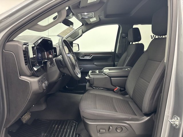 Used 2025 Chevrolet Silverado 1500 LT image 25