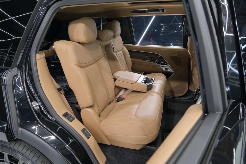 Used 2026 Land Rover Range Rover Long Wheelbase SE image 41