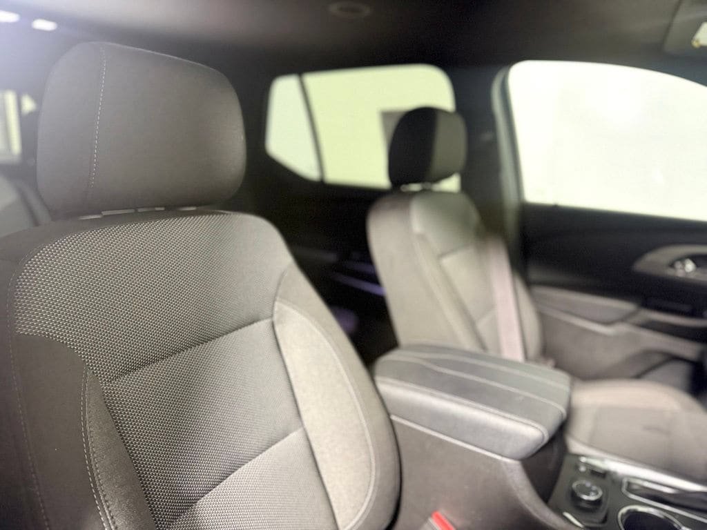 Used 2023 Chevrolet Traverse LT w/ LPO, Cargo Package AWD/4WD image 27