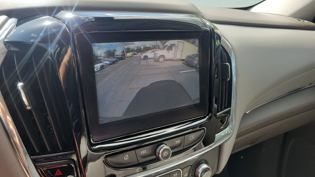 Used 2019 Chevrolet Traverse LT FWD image 17