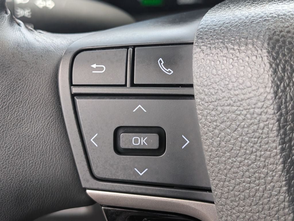 Used 2025 Toyota Camry XLE AWD/4WD image 15