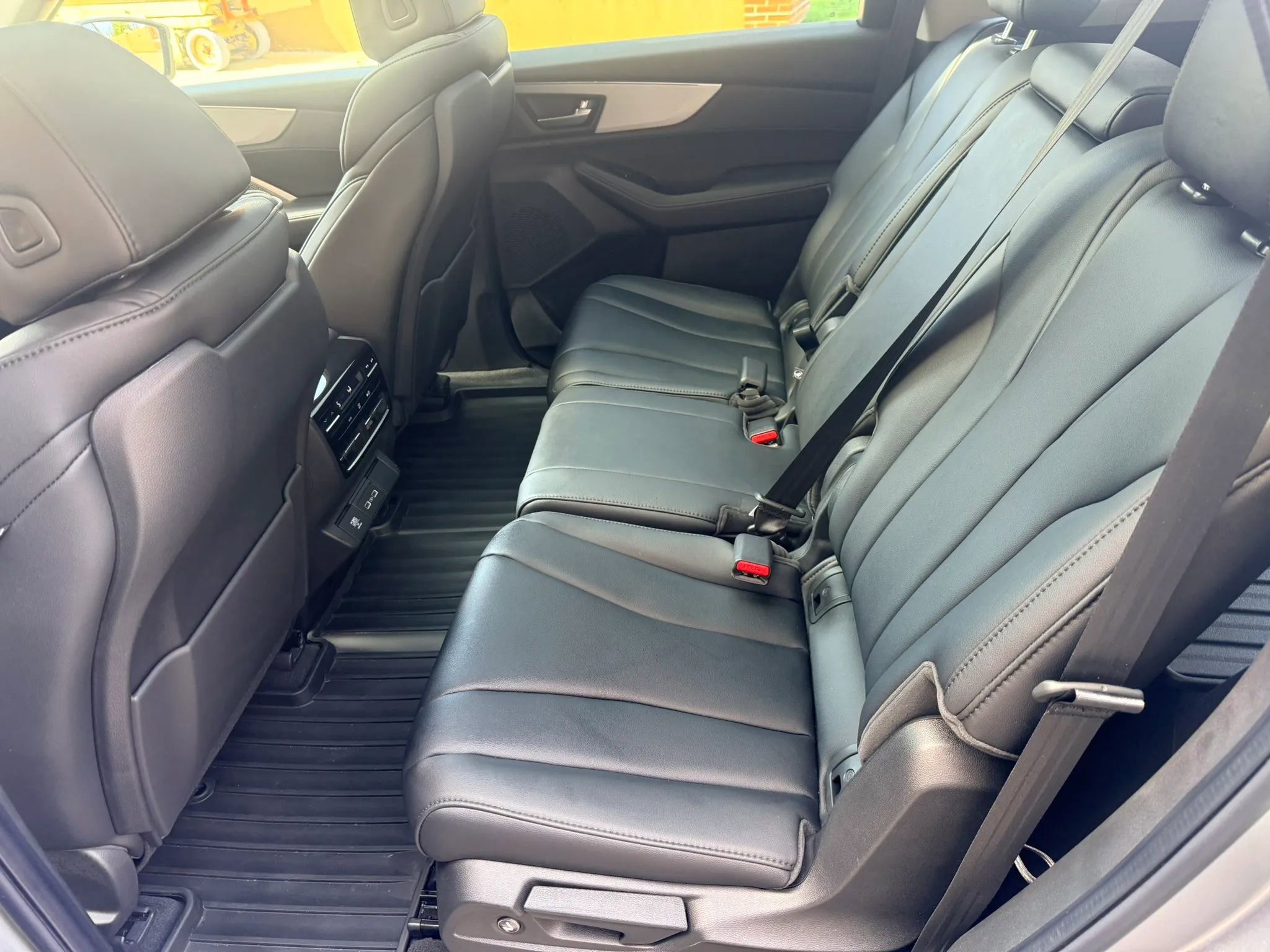 Used 2024 Acura MDX SH-AWD image 23