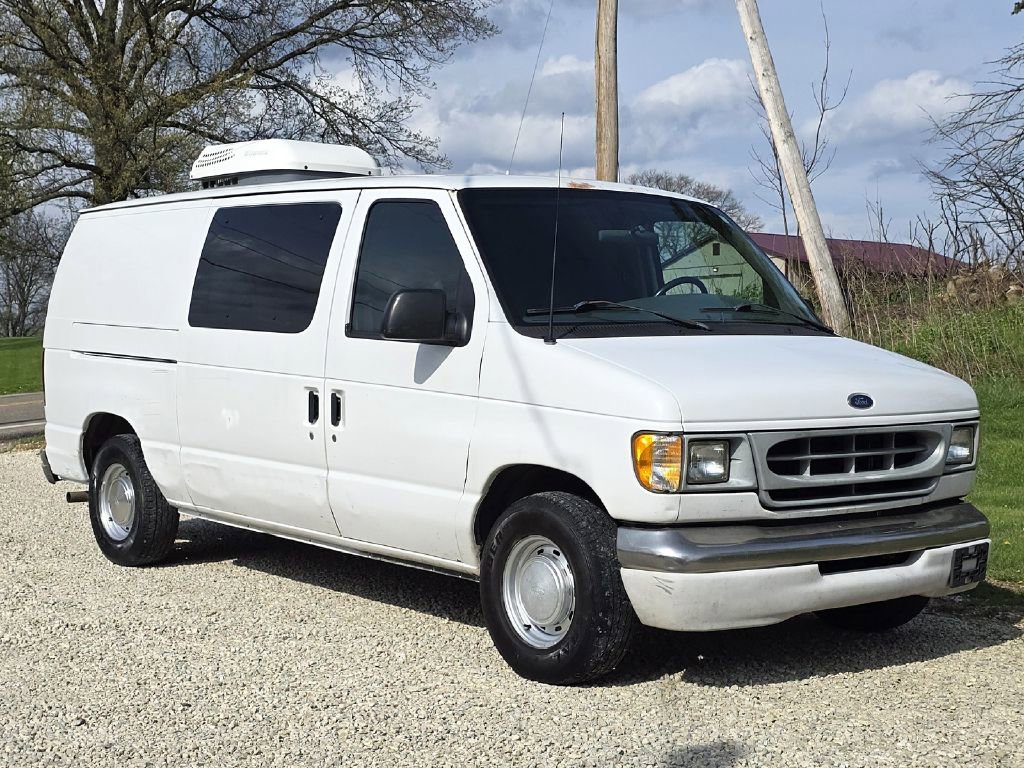 Used 2002 Ford E-150 and Econoline 150 RWD image 7