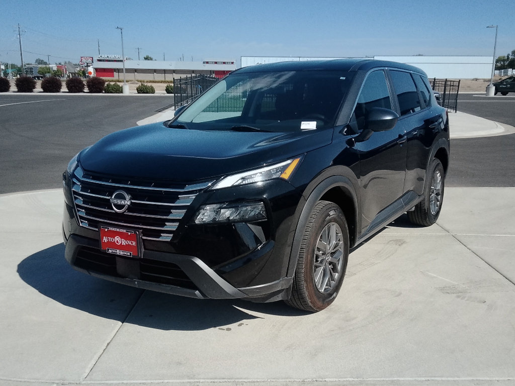 Used 2024 Nissan Rogue S AWD/4WD image 7