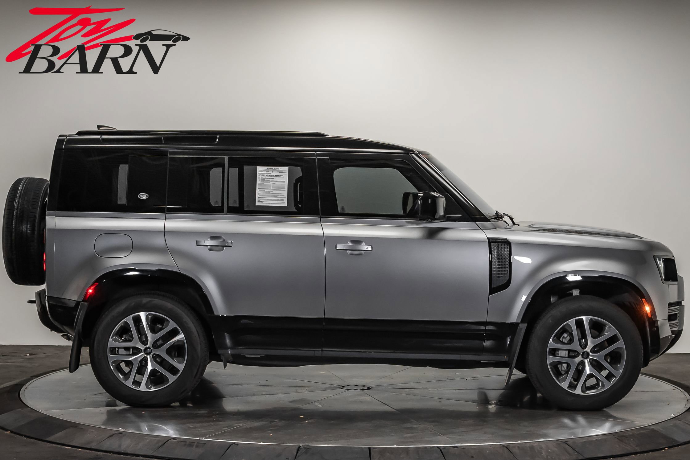 Used 2023 Land Rover Defender 110 X-Dynamic SE image 6