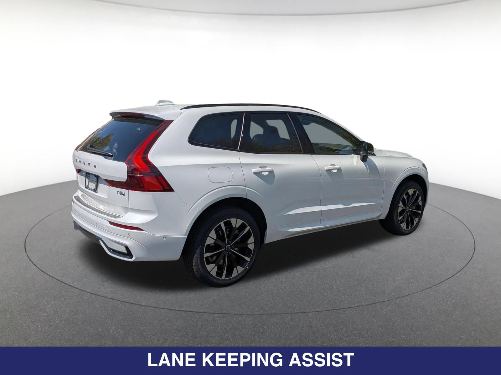 New 2026 Volvo XC60 T8 Plus w/ Protection Package Premier AWD/4WD image 6