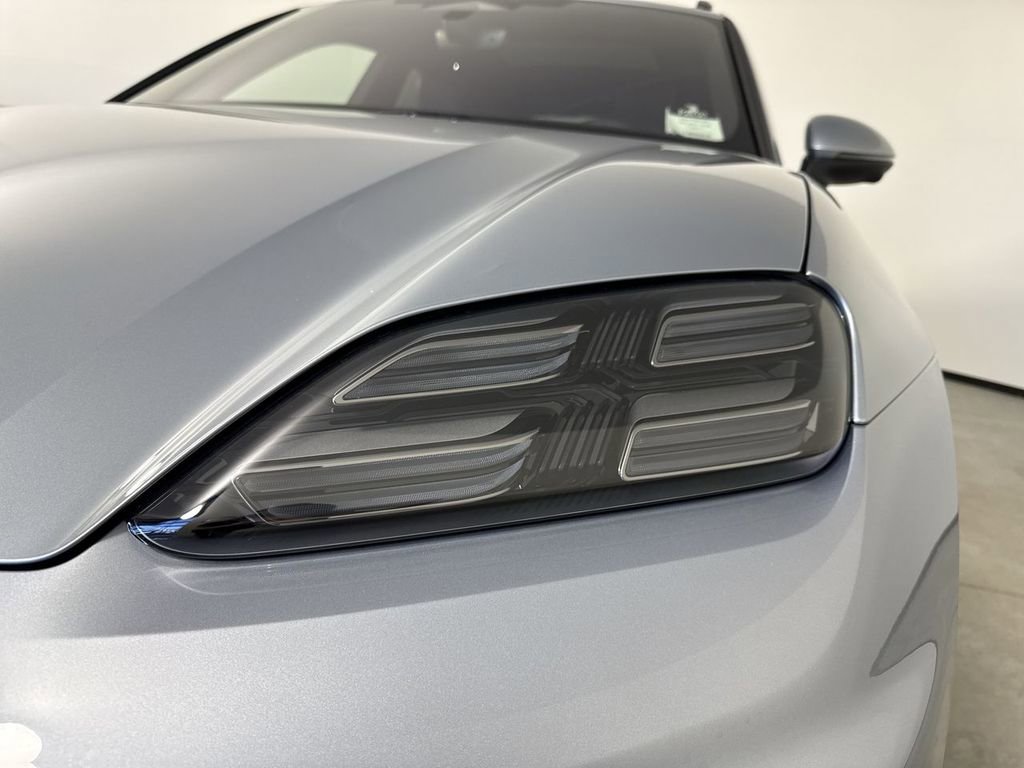New 2026 Porsche Macan 4 Electric AWD/4WD image 11