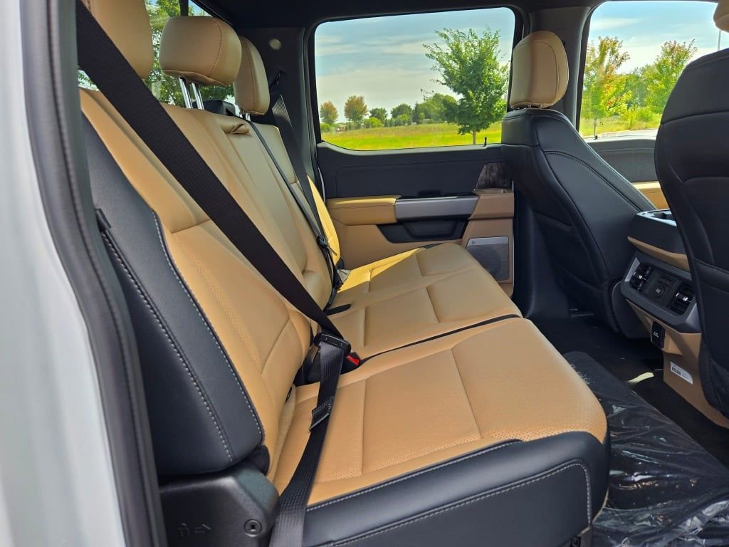 New 2026 Ford F350 Lariat w/ Lariat Premium Package image 9