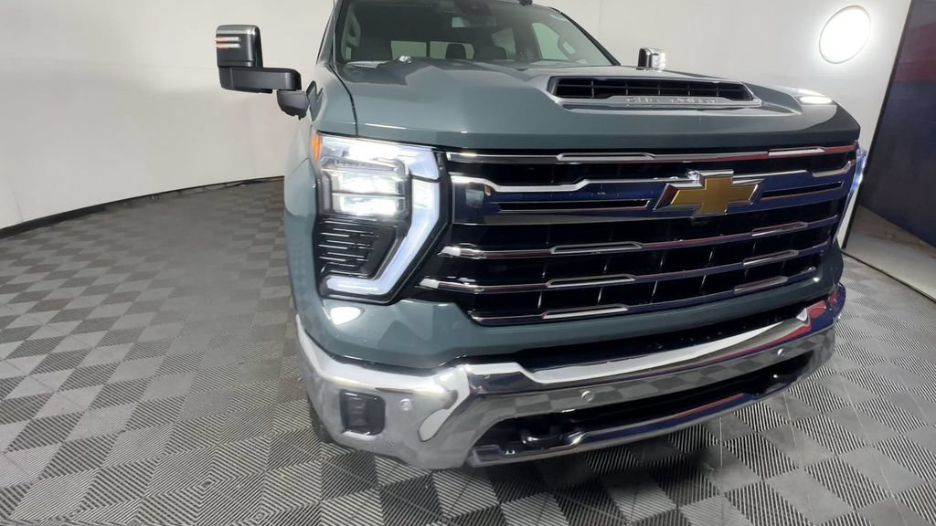 New 2026 Chevrolet Silverado 2500 LTZ w/ LTZ Convenience Package AWD/4WD image 3