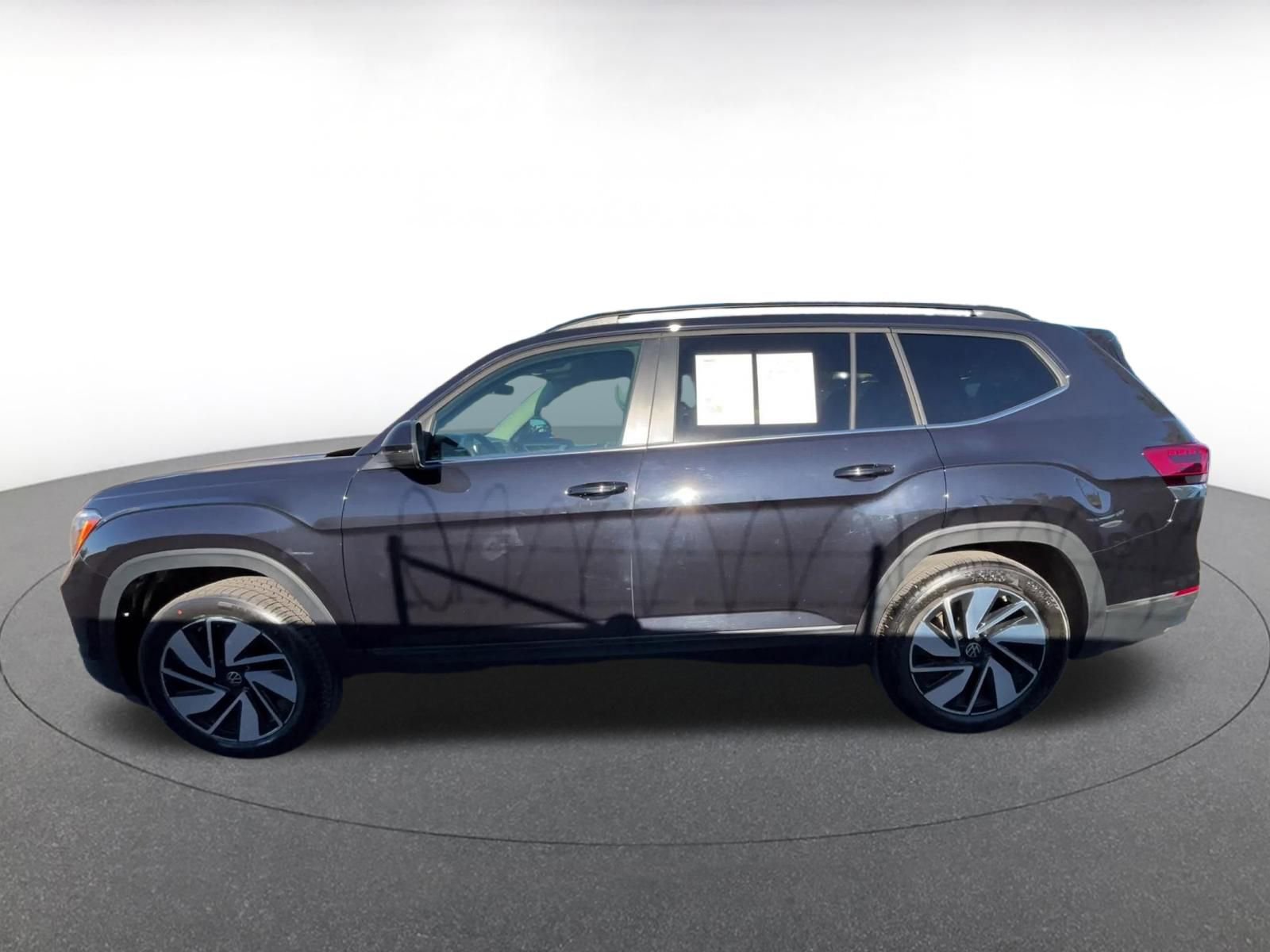 Used 2025 Volkswagen Atlas SE image 9