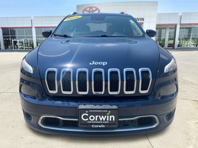 Used 2016 Jeep Cherokee Limited w/ Luxury Group AWD/4WD image 8
