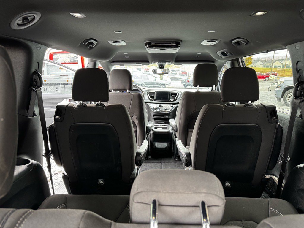 Used 2018 Chrysler Pacifica Touring Plus w/ S Appearance Package image 20