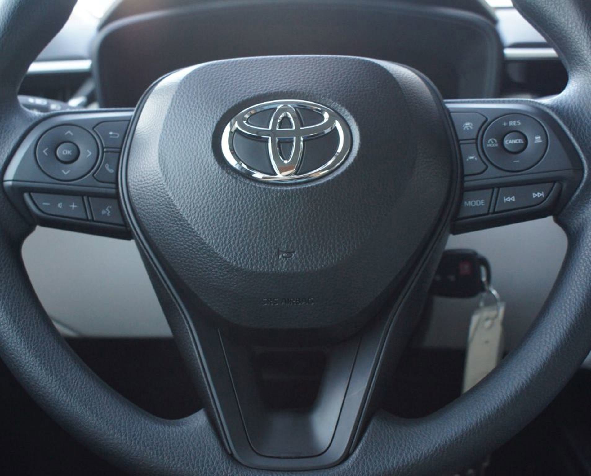 Used 2026 Toyota Corolla Cross L FWD image 5