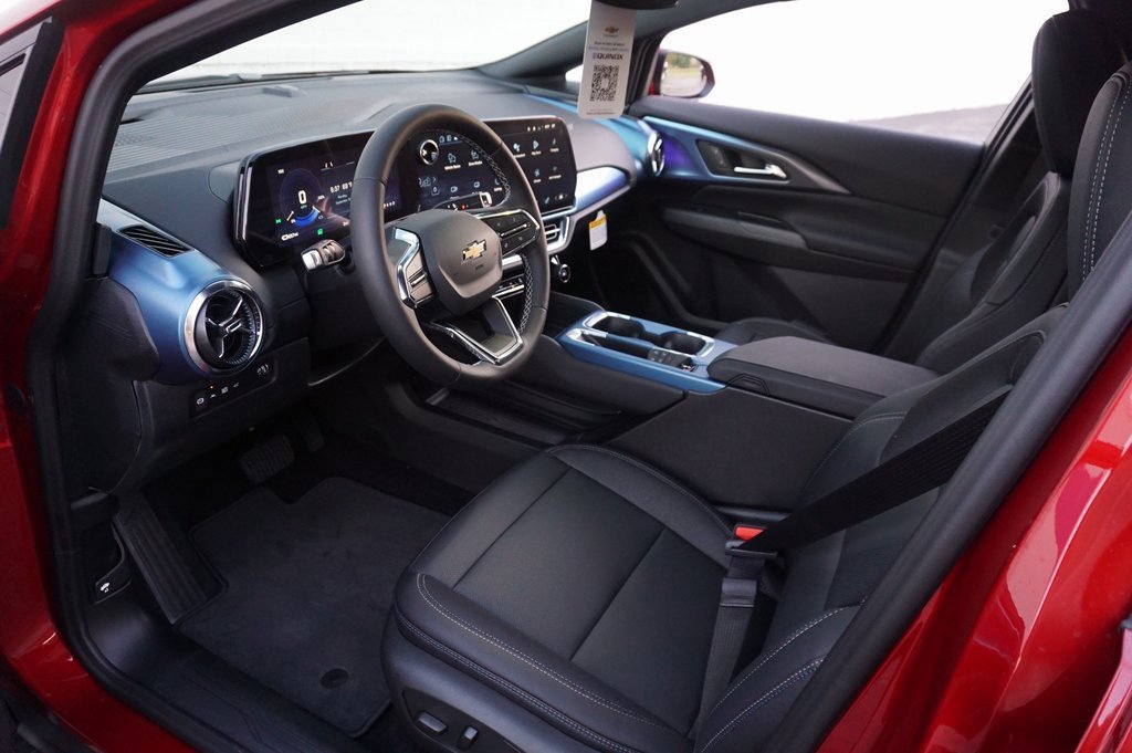 New 2026 Chevrolet Equinox EV LT image 9