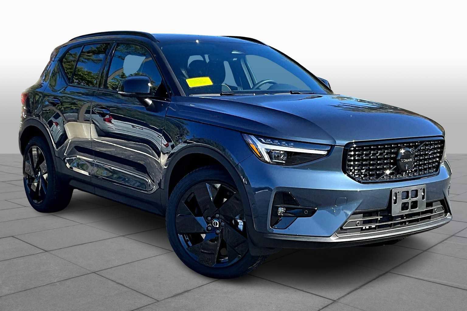 New 2026 Volvo XC40 B5 Ultra w/ Protection Package Premier image 17