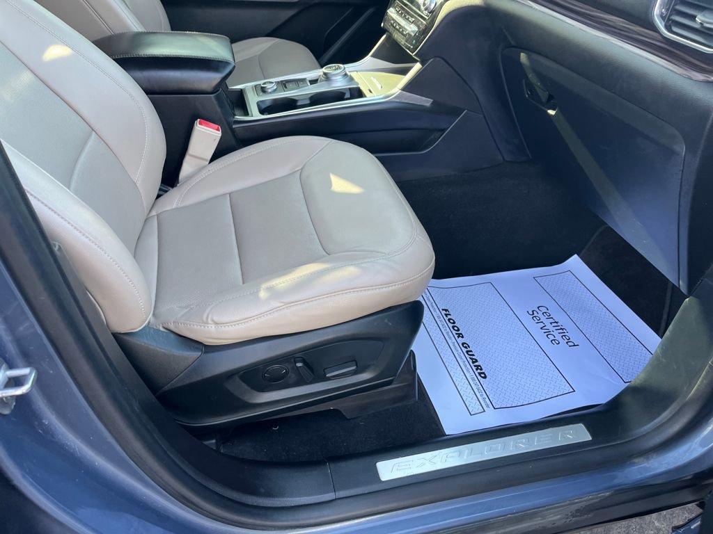 Used 2021 Ford Explorer Limited w/ Equipment Group 301A image 32